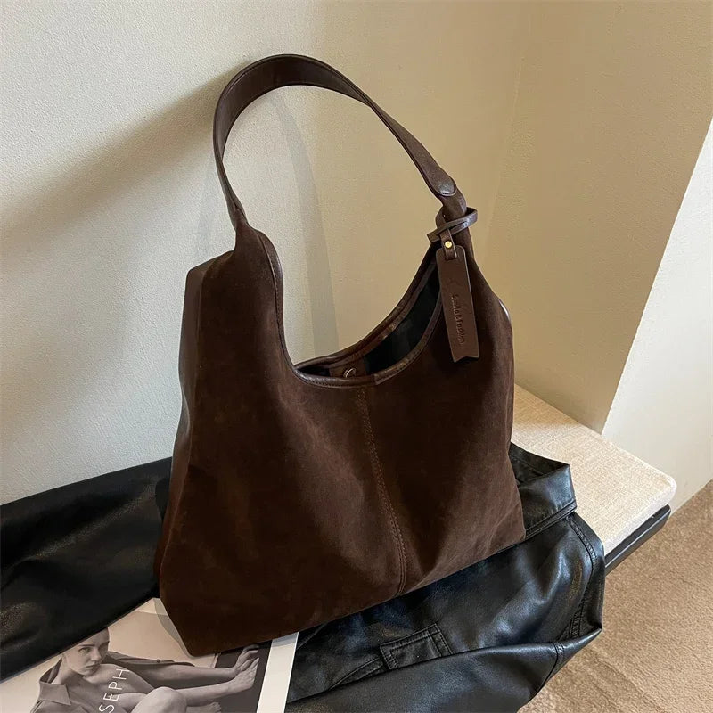 Isla | Borsa tote smerigliata in pelle scamosciata