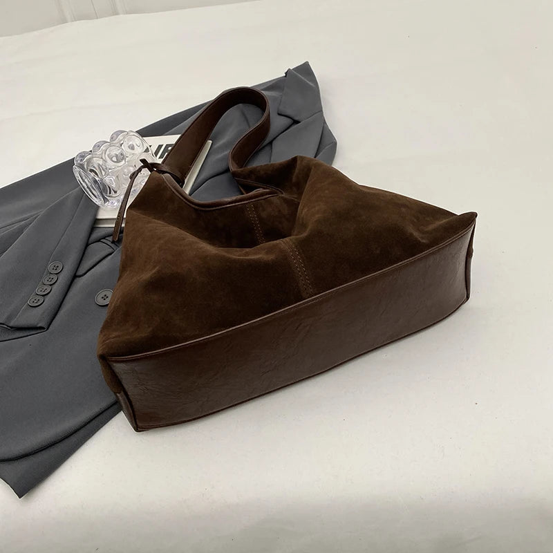 Isla | Borsa tote smerigliata in pelle scamosciata